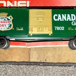 Canada Dry Ginger Ale Boxcar, model number 6-7802.
